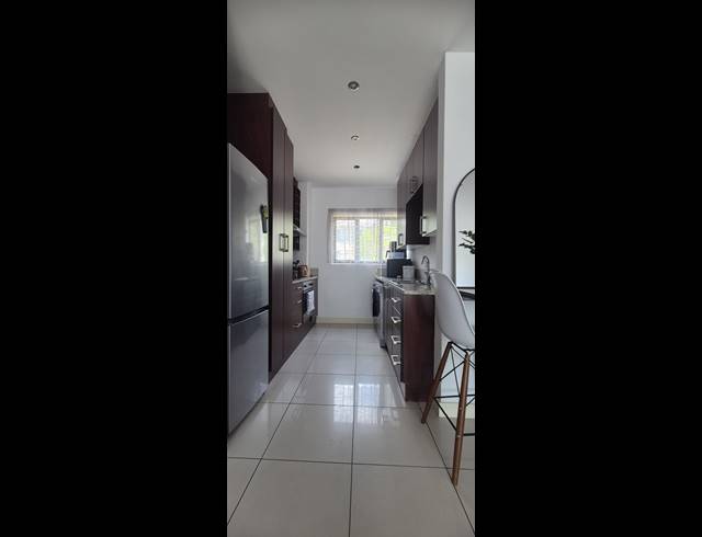 1 BEDROOM APARTMENT FOR SALE IN BRYANSTON